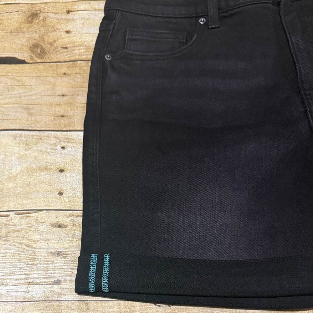 BNWT LuLaRoe Black Jean Shorts with Teal Accents - Picture 4 of 6